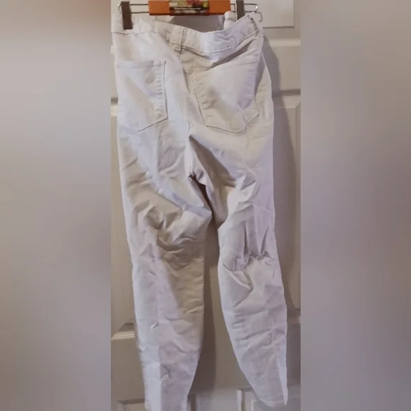 Jeans - Picture 2 of 3